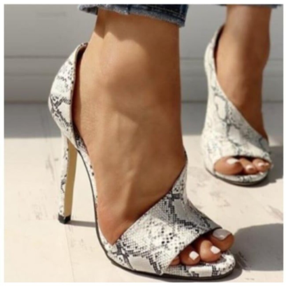 Women's Aurigate Black and White Open Toe heel Sandal Shoe